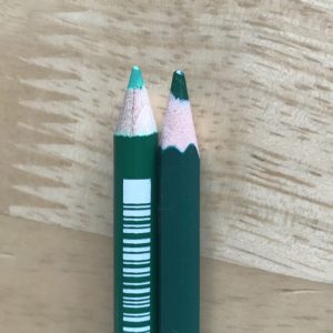 100円ショップ色鉛筆と比較